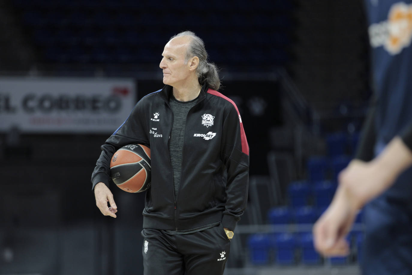 Fotos: Ivanovic ya viste los colores del Baskonia