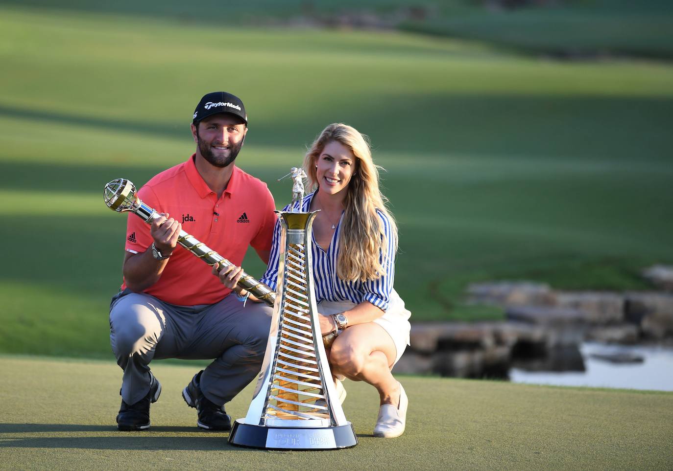 El sueño de Jon Rahm. Su boda con Kelley Cahille a mediados de diciembre cerró una temporada inolvidable para el golfista de Barrika, que consolidó con la Orden de Mérito y el título de Jugador del Año en Europa su condición de heredero natural del mítico Seve Ballesteros.