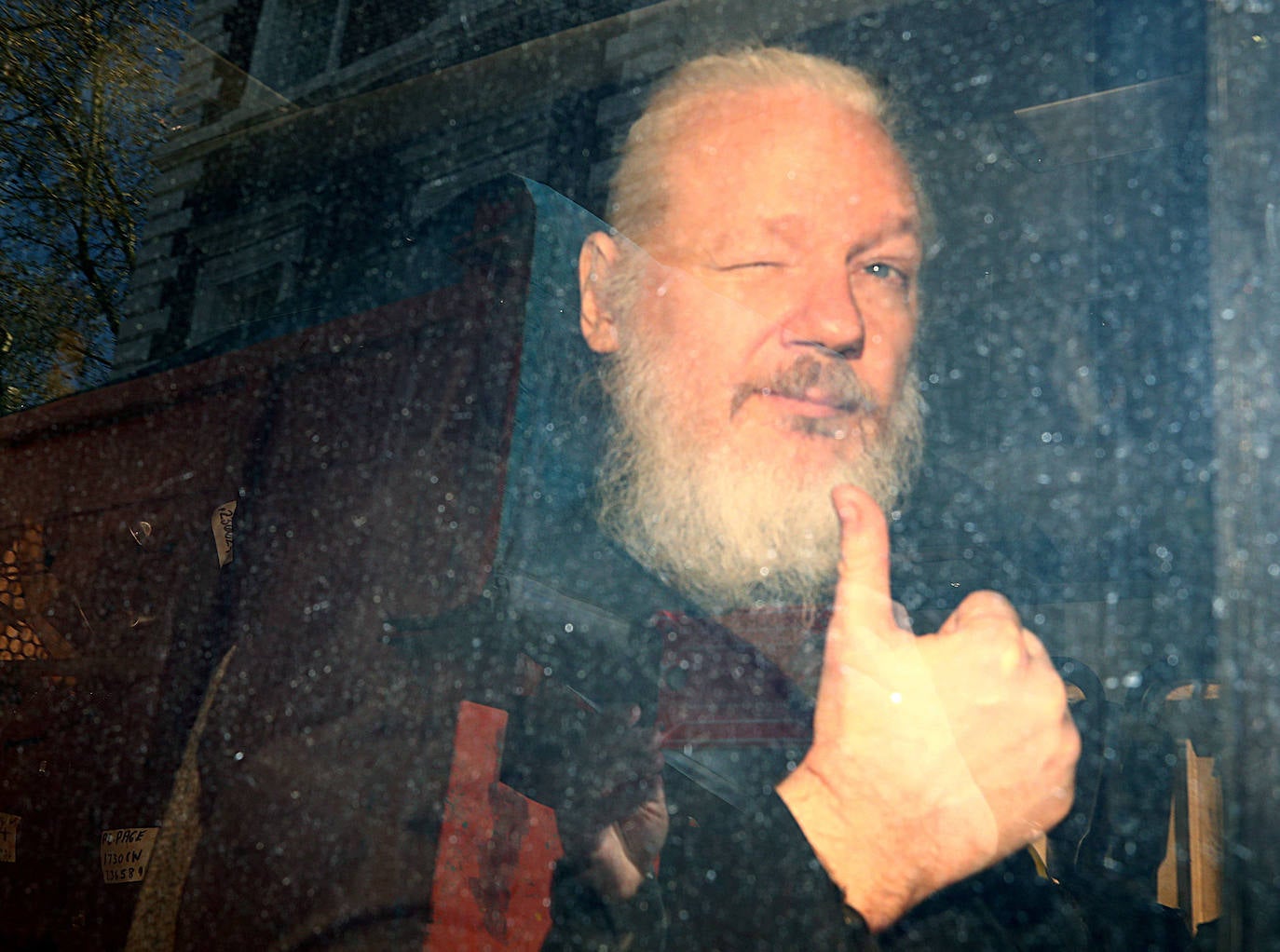 Reino Unido | El fundador de WikiLeaks, Julian Assange, llega al Tribunal de Magistrados de Westminster después de ser arrestado en Londres, 11 de abril de 2019. 