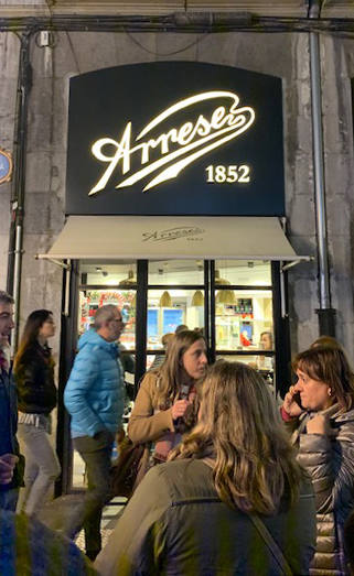 Pastelería Arrese.