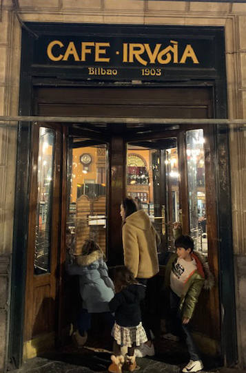 Café Iruña.