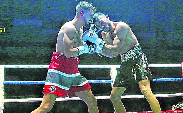 El intercambio de golpes fue continuo a lo largo de todo el combate.