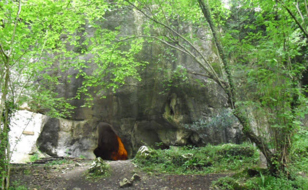 Cueva de la diosa Mari en Anboto.