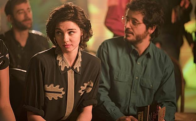 Climent junto al actor que interpreta a su profesor... y novio.