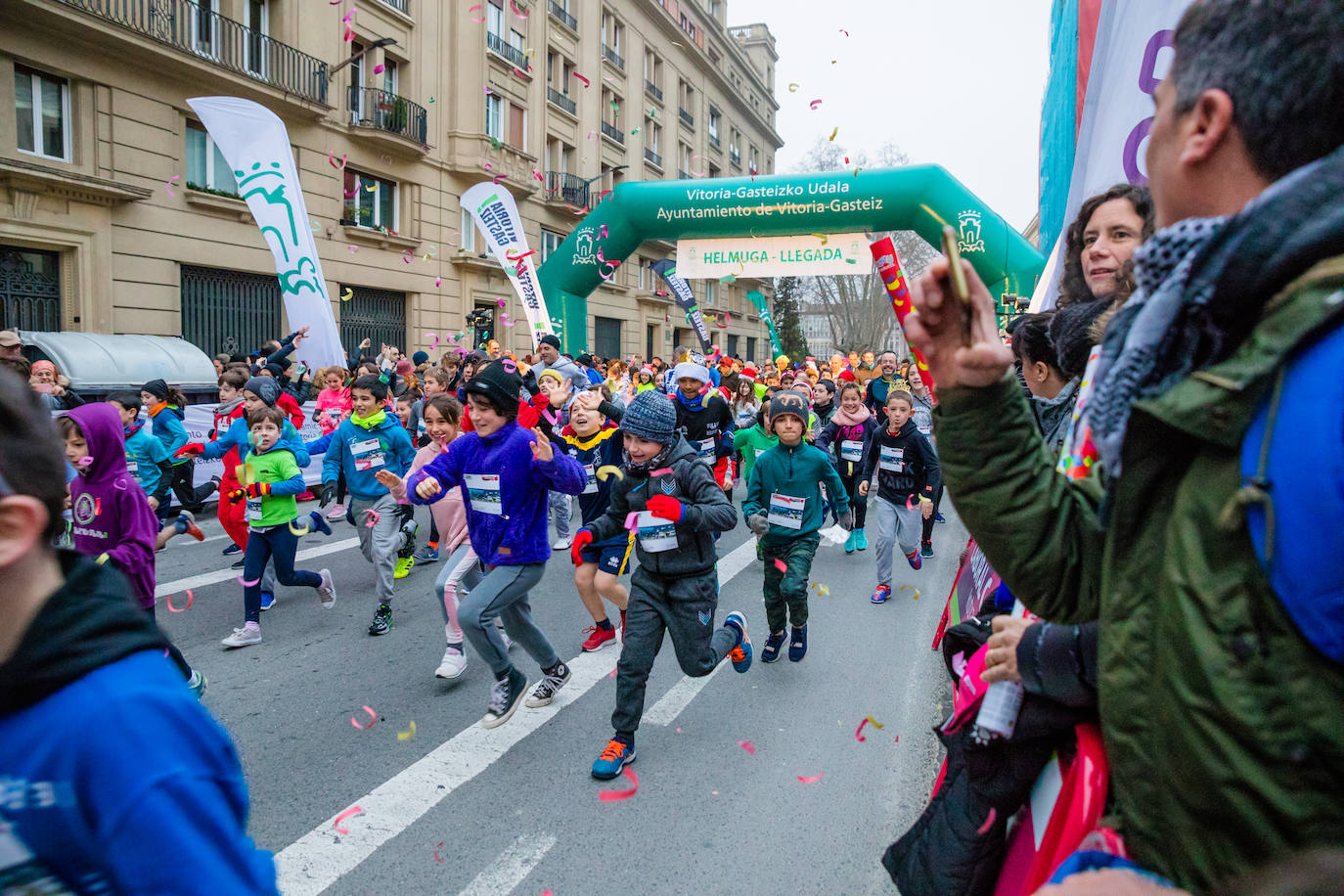 Fotos: Las fotos de la San Silvestre Txiki de Vitoria