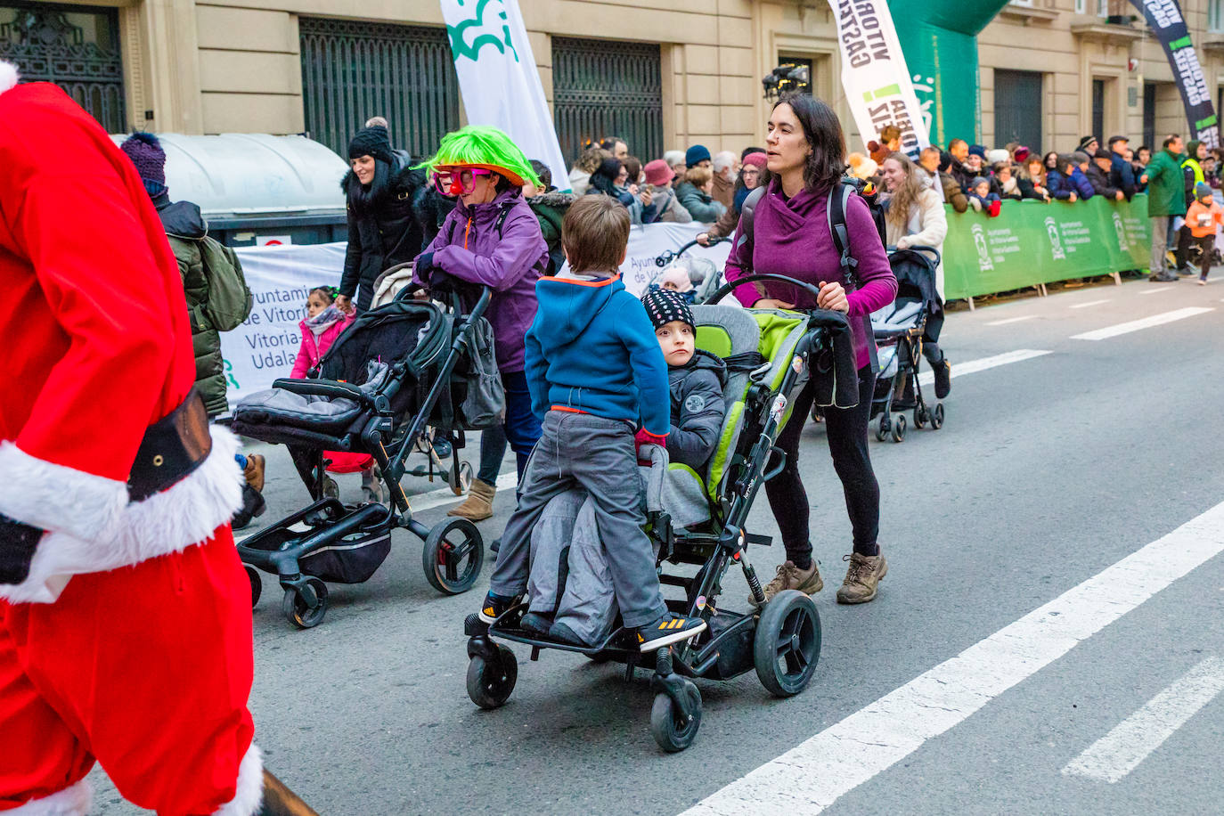 Fotos: Las fotos de la San Silvestre Txiki de Vitoria