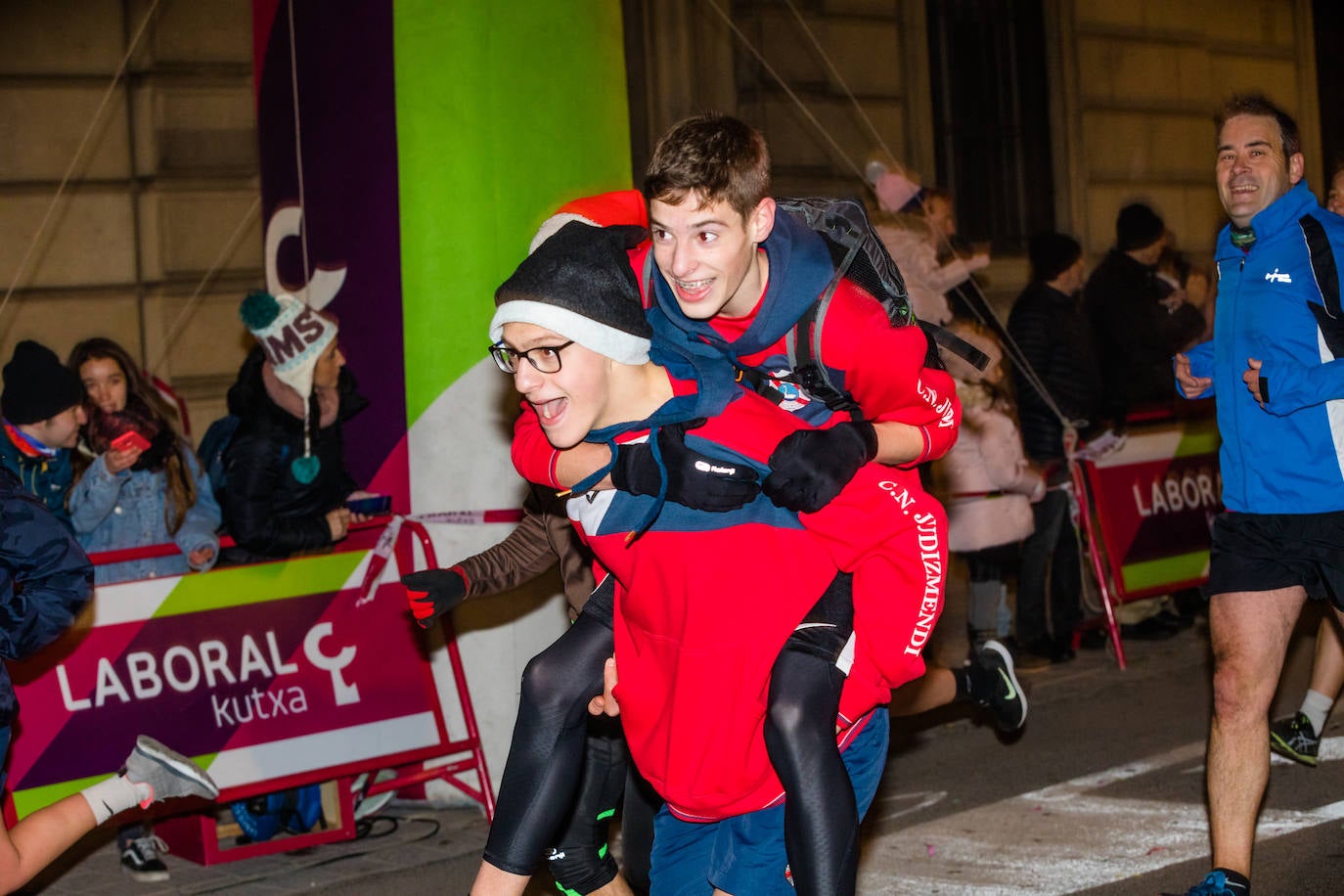 Fotos: Las fotos de la San Silvestre de Vitoria