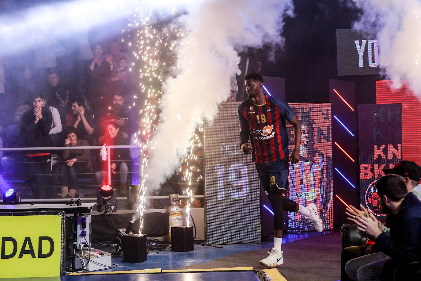 Fotos: Las mejores imágenes del Baskonia - Barcelona de Euroliga 2019