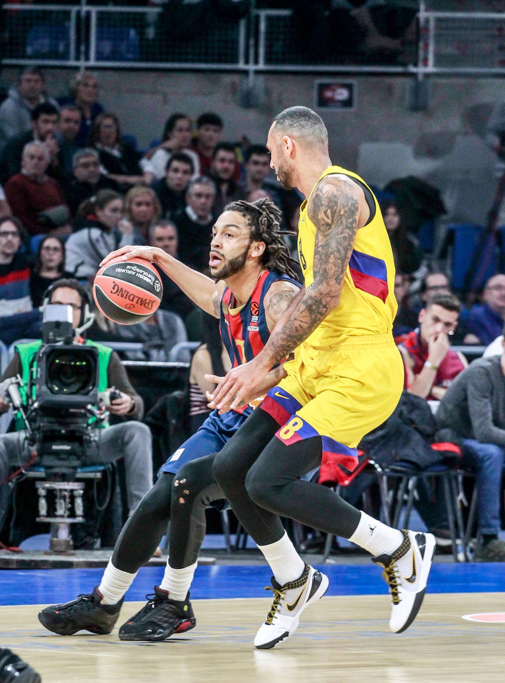 Fotos: Las mejores imágenes del Baskonia - Barcelona de Euroliga 2019