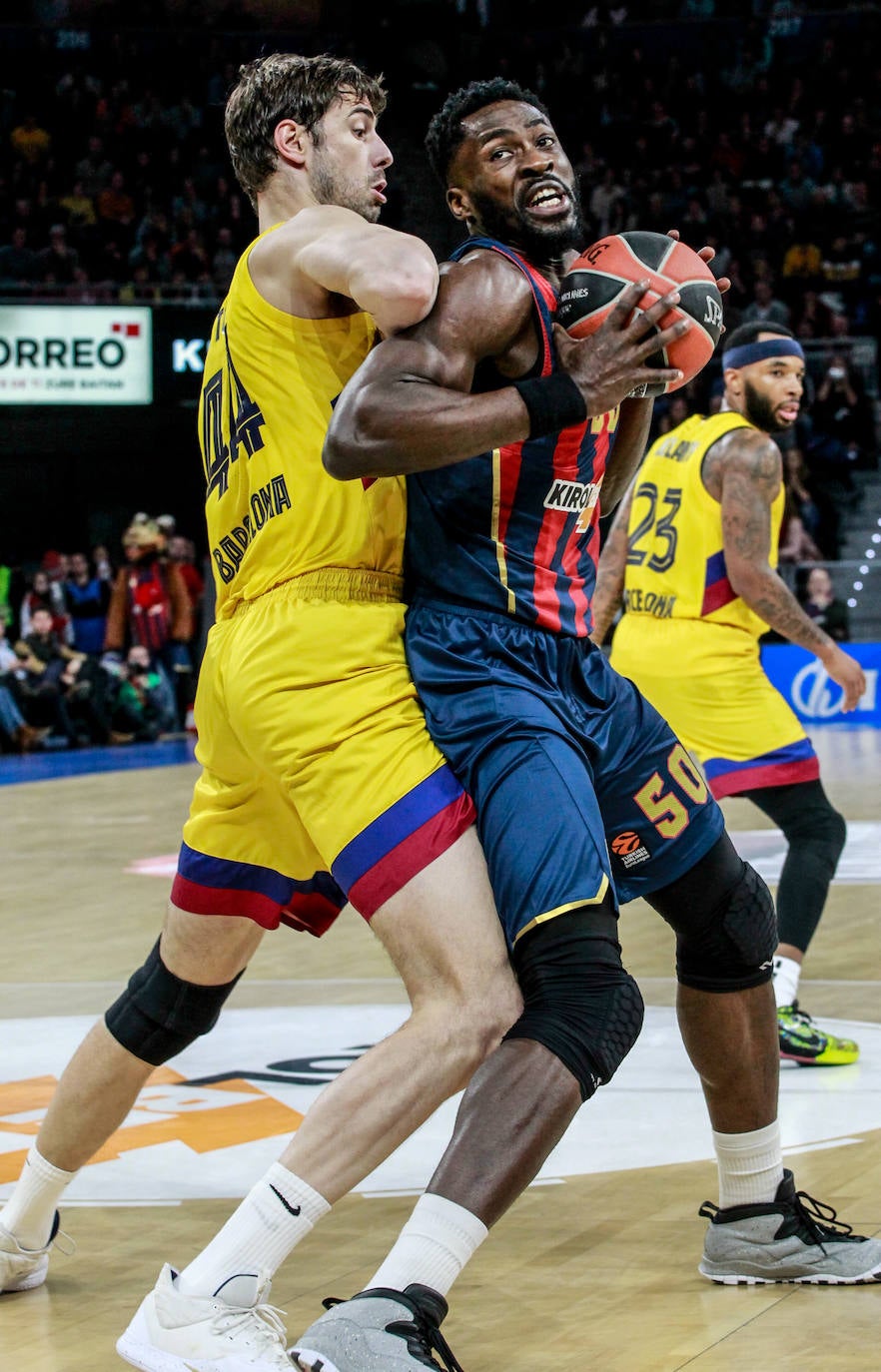 Fotos: Las mejores imágenes del Baskonia - Barcelona de Euroliga 2019