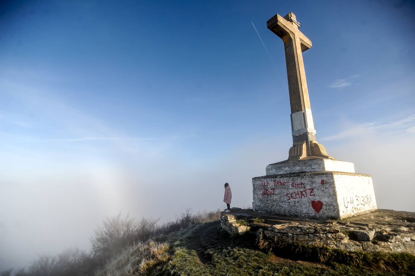 El frío y los bancos de niebla han vuelto a ser protagonistas en Álava. Tobillas, con -5,7 grados, ha marcado la mínima este 2 de enero en el territorio histórico. Salvatierra y Antoñana, con -3,6, y Vitoria, con -2,6 grados, son otros de los rincones de la geografía alavesa donde las temperaturas han caído por debajo de cero.