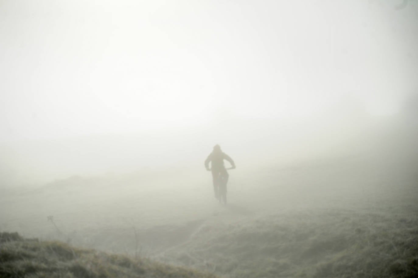 El frío y los bancos de niebla han vuelto a ser protagonistas en Álava. Tobillas, con -5,7 grados, ha marcado la mínima este 2 de enero en el territorio histórico. Salvatierra y Antoñana, con -3,6, y Vitoria, con -2,6 grados, son otros de los rincones de la geografía alavesa donde las temperaturas han caído por debajo de cero.