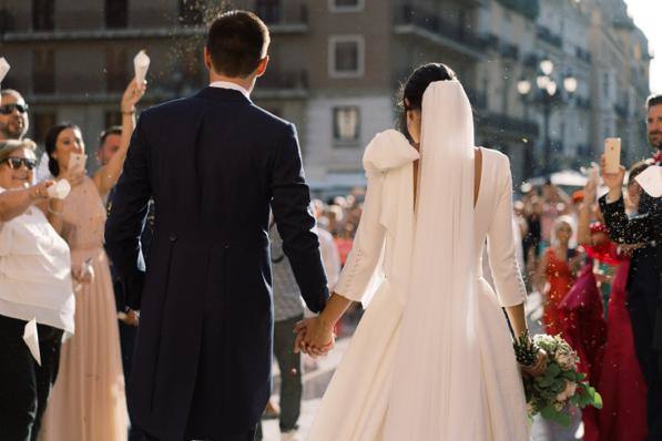 Fotos: La novia que sorprendió con dos looks &#039;made in Euskadi&#039; totalmente distintos en su boda