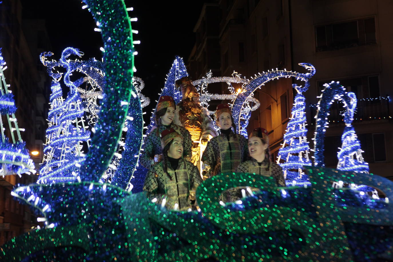 Fotos: La cabalgata de los Reyes en Vitoria, en imágenes