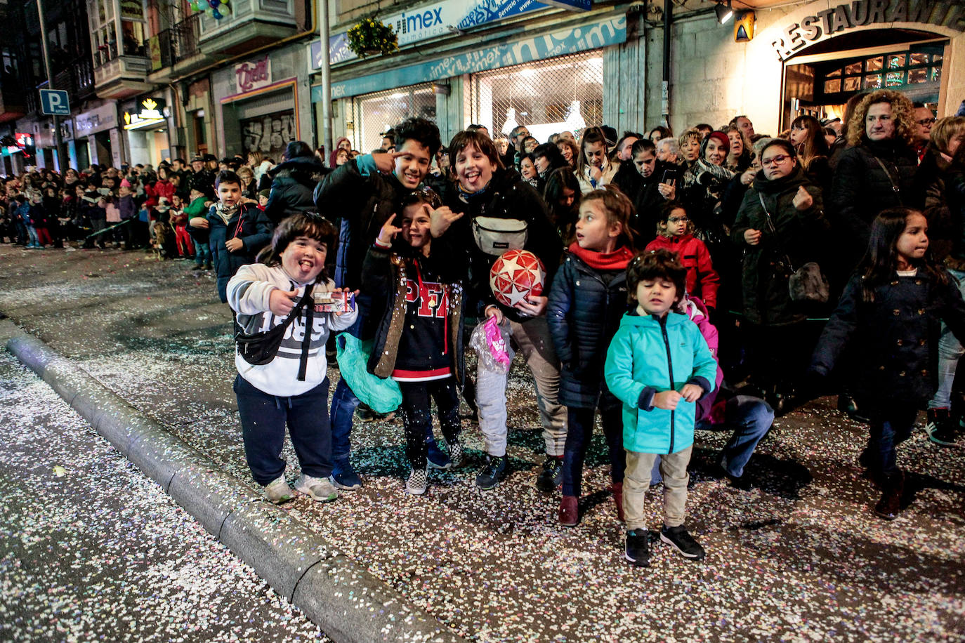 Fotos: La cabalgata de los Reyes en Vitoria, en imágenes