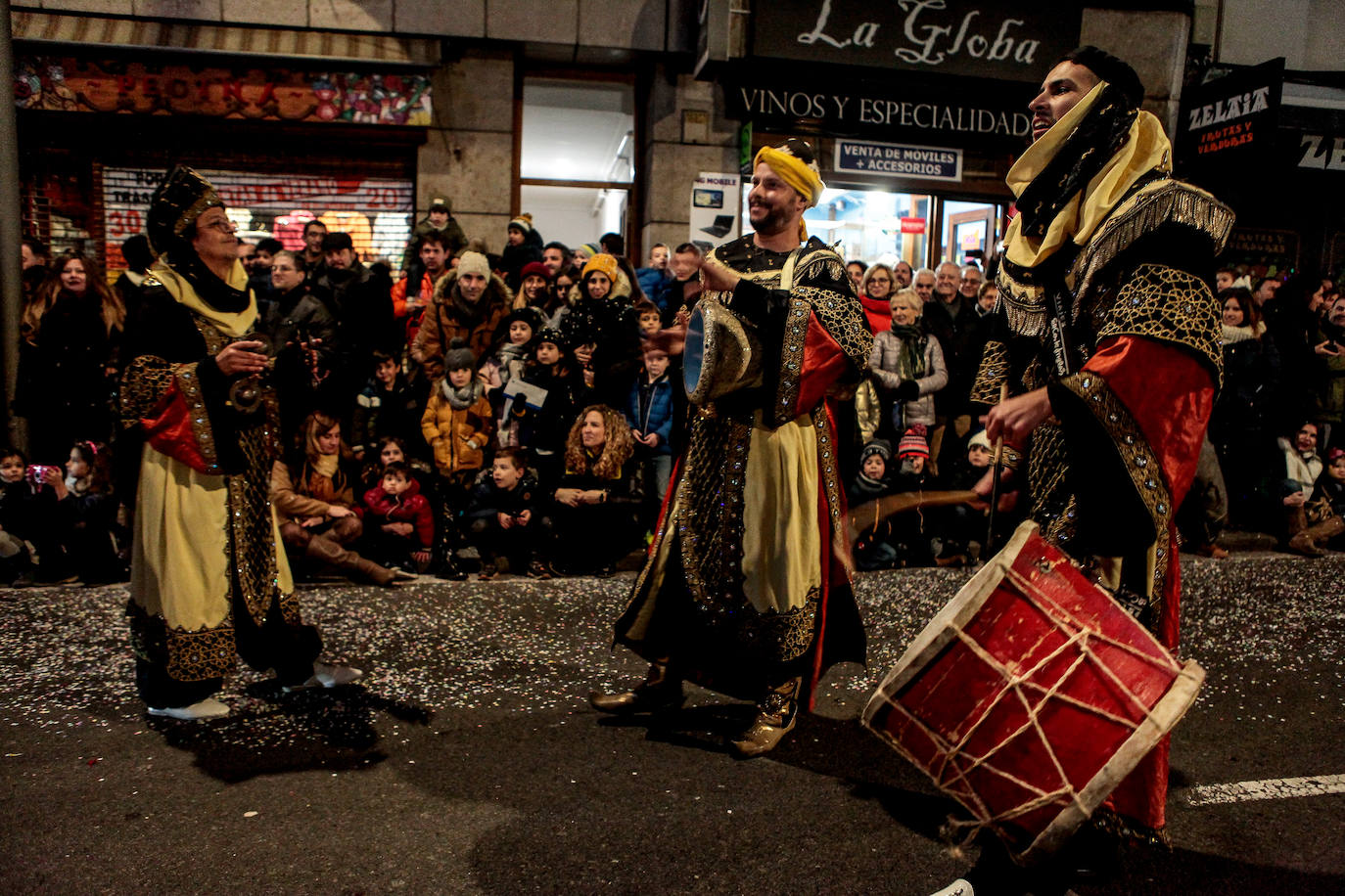 Fotos: La cabalgata de los Reyes en Vitoria, en imágenes