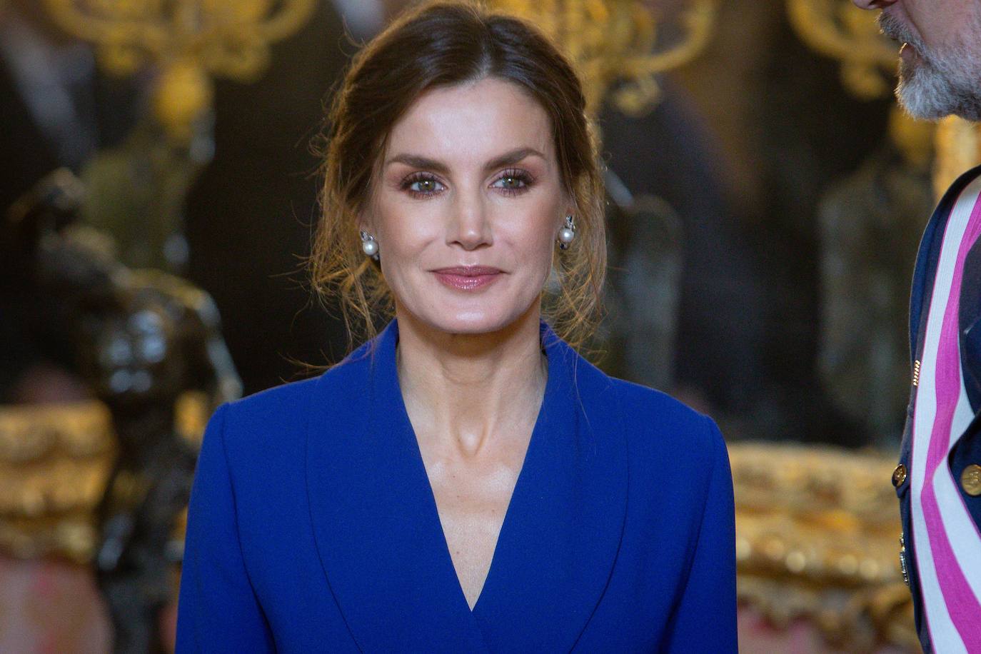 Fotos: El recogido &#039;messy&#039; de Letizia planea ser el peinado de invitada clave de 2020