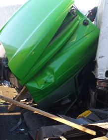 Imagen secundaria 2 - Catorce heridos, dos de ellos muy graves, en el accidente múltiple de Zumarraga