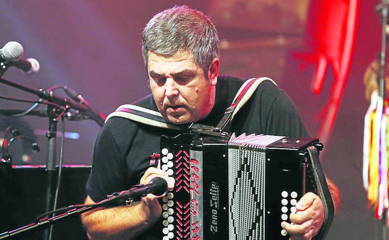 Kepa Junquera, en uno de sus conciertos en Getxo Folk. 