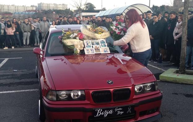 Homenaje a Borja en el parking del Carrefour de Sestao.