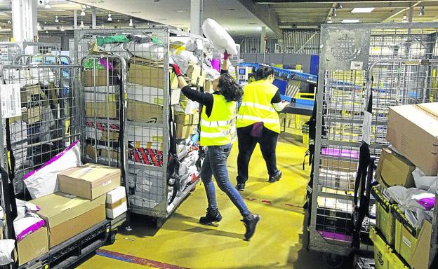 Las empresas de logística y transporte tuvieron que reforzarse desde el 'Black Friday' con más de 150.000 trabajadores.