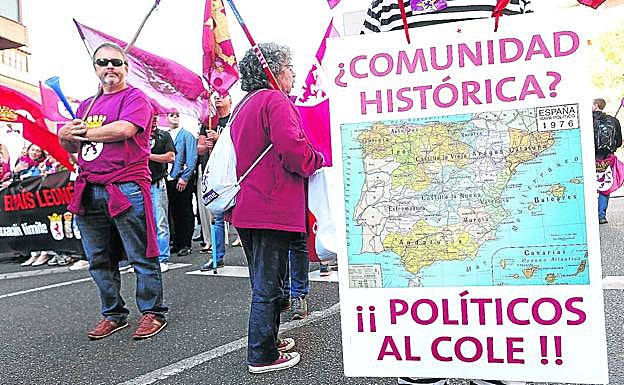 Una de las manifestaciones de la Plataforma por la Autonomía del País Leonés celebrada en Zamora. 