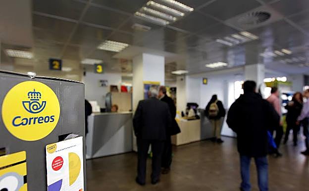 A Correos se le atragantó la Navidad