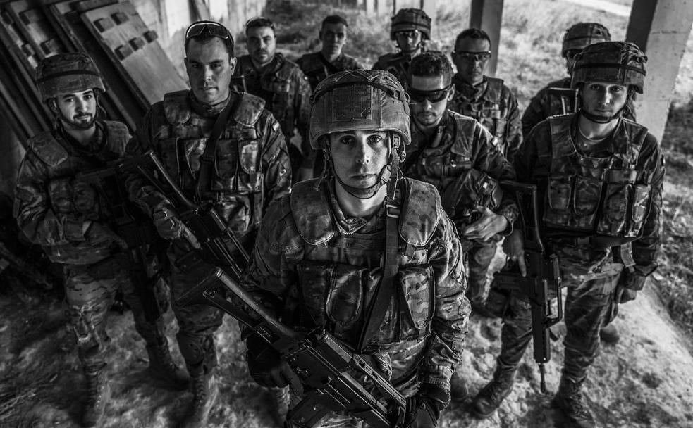 Un batallón de infantería ligera maneja pistolas, ametralladoras, lanzagranadas o misiles, pero en Soyeche solo se entrena con fusil y munición blindada.