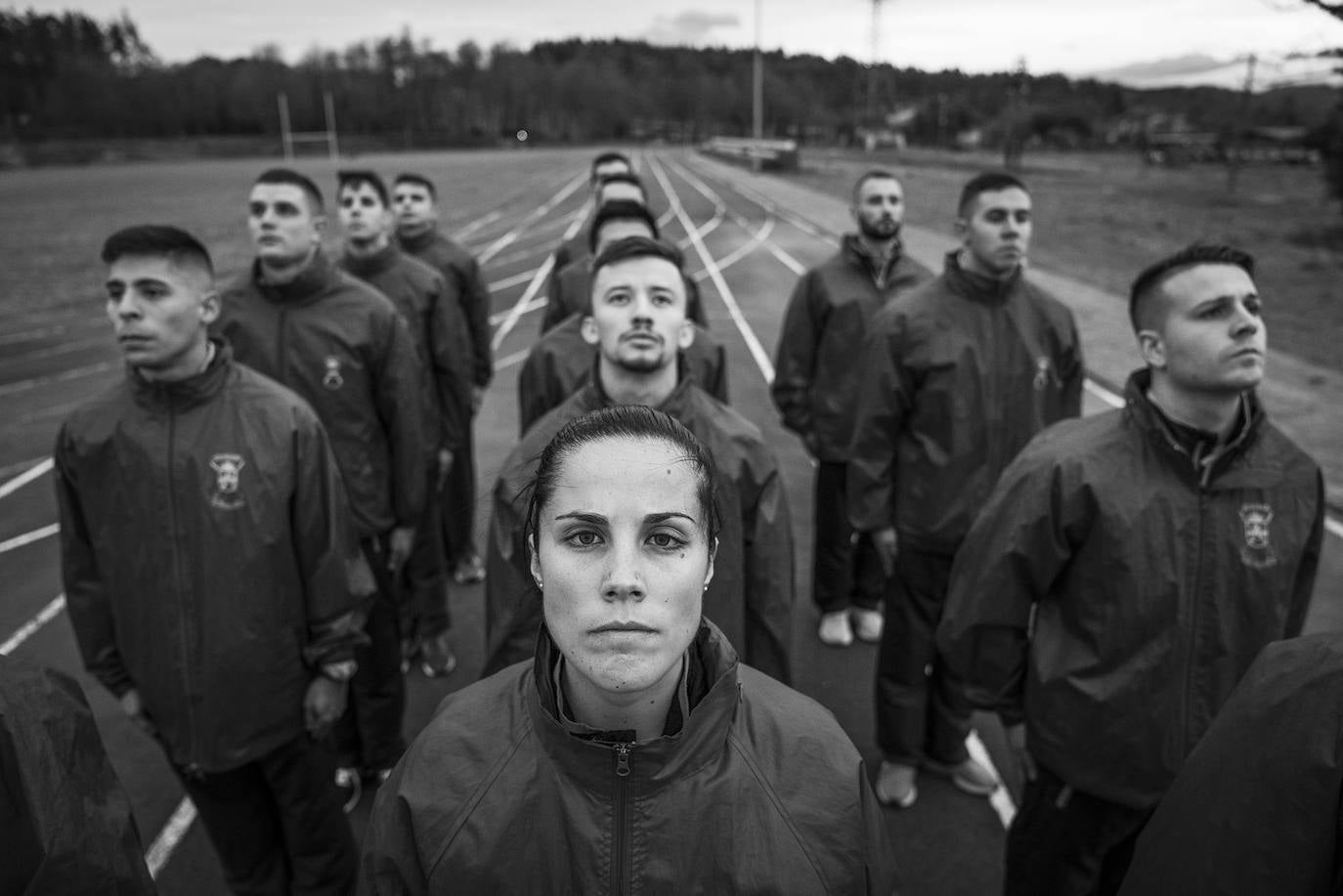 La mujer representa ya el 12% de los efectivos del regimiento y participa en todas las actividades del día en igualdad de condiciones.