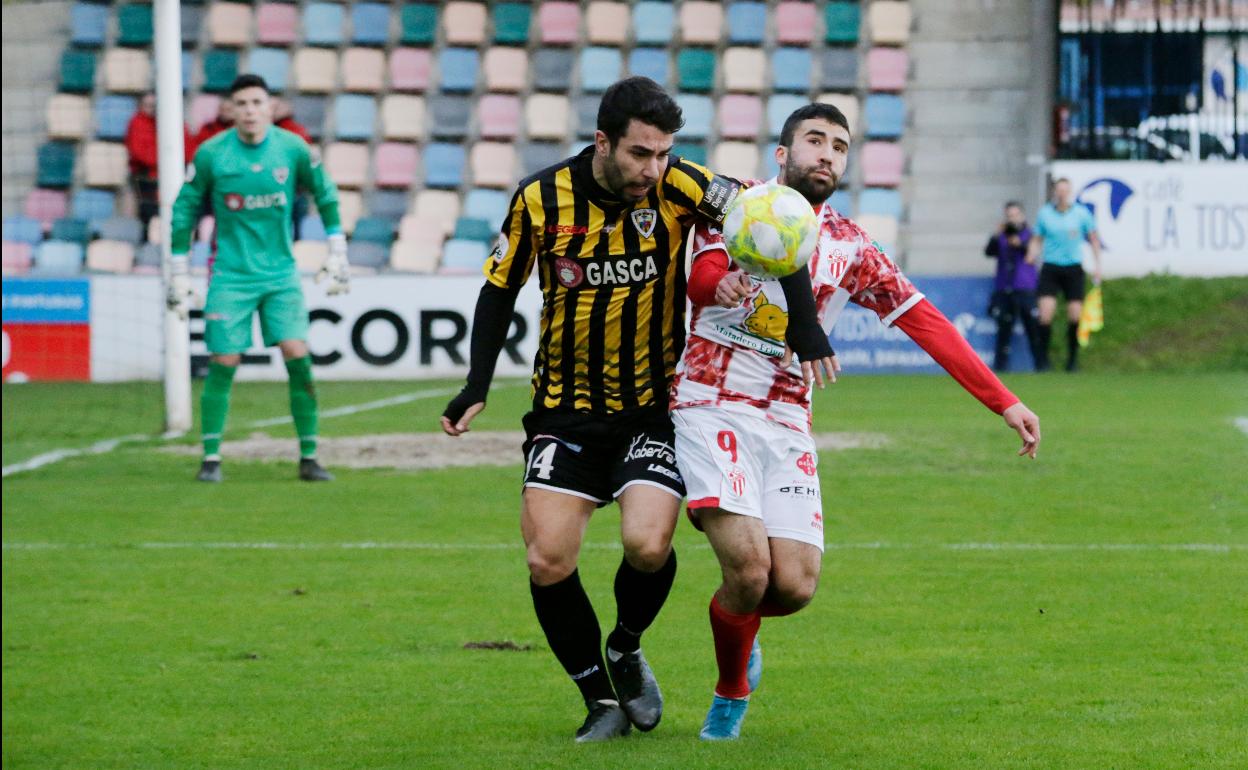 Un momento del partido jugado este domingo. 