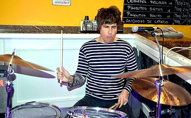 Tommy Ramos, excantante de los ramonianos Depressing Claim.