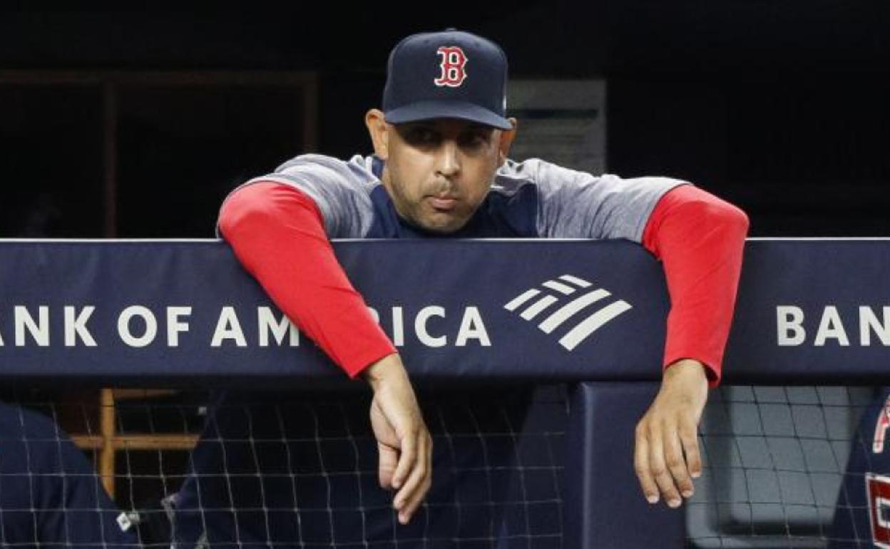 Alex Cora lana galdu egin du. 