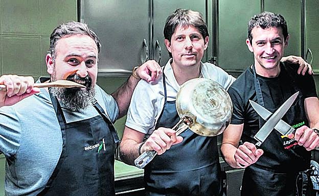 De izquierda a derecha, Sergio Ibáñez de Opacua, Rubén Fernández de Trocóniz y Roberto Merino. 