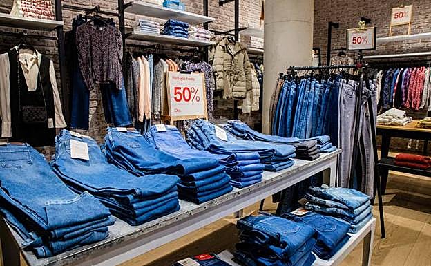 Los vaqueros de Pepe Jeans tienen rebaja de hasta el 50%.