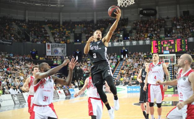 Jaylon Brown, jugador de los hombres de negro.