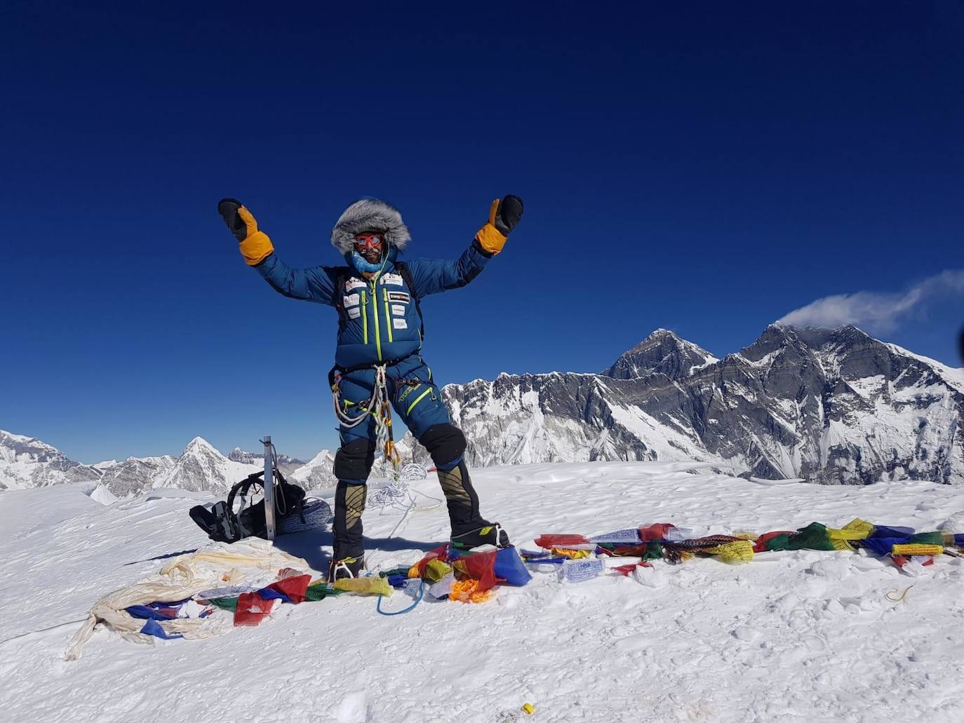 Alex Txikon hace cima en el Ama Dablam.