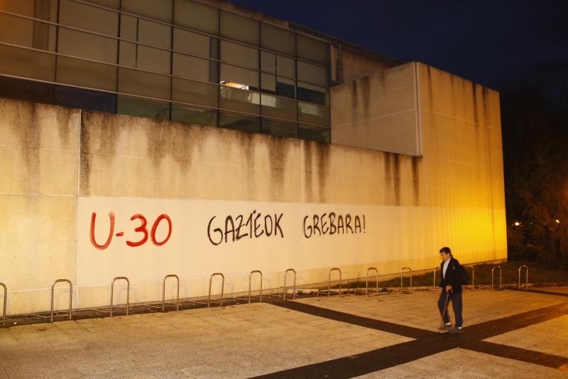 Fotos: La jornada de huelga en Álava. en imágenes