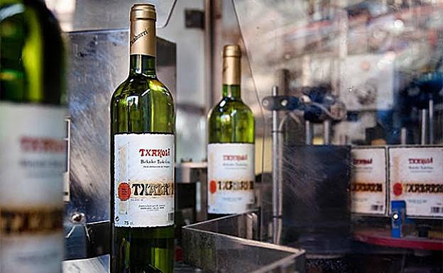 Botellas de txakoli 'Txabarri'.