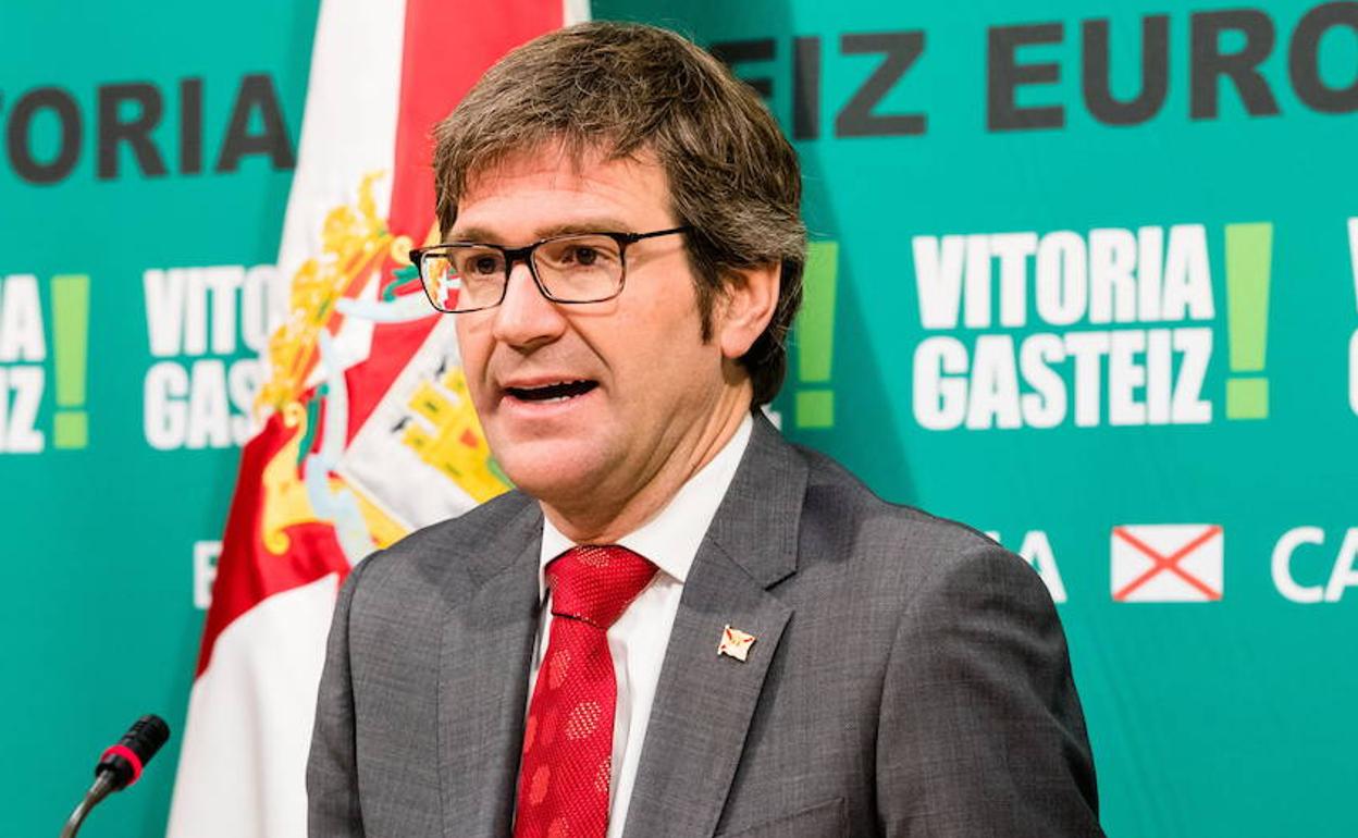 Urtaran defiende que «lo más adecuado es mantenerse dentro de la Denominación Rioja»