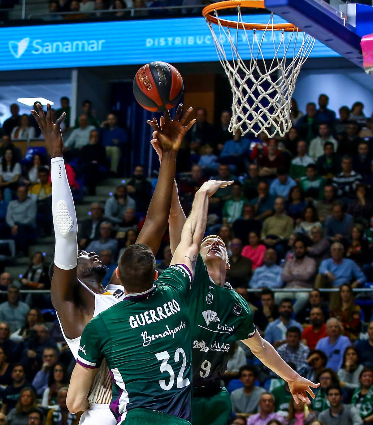 Fotos: Las mejores imágenes del Unicaja - Baskonia