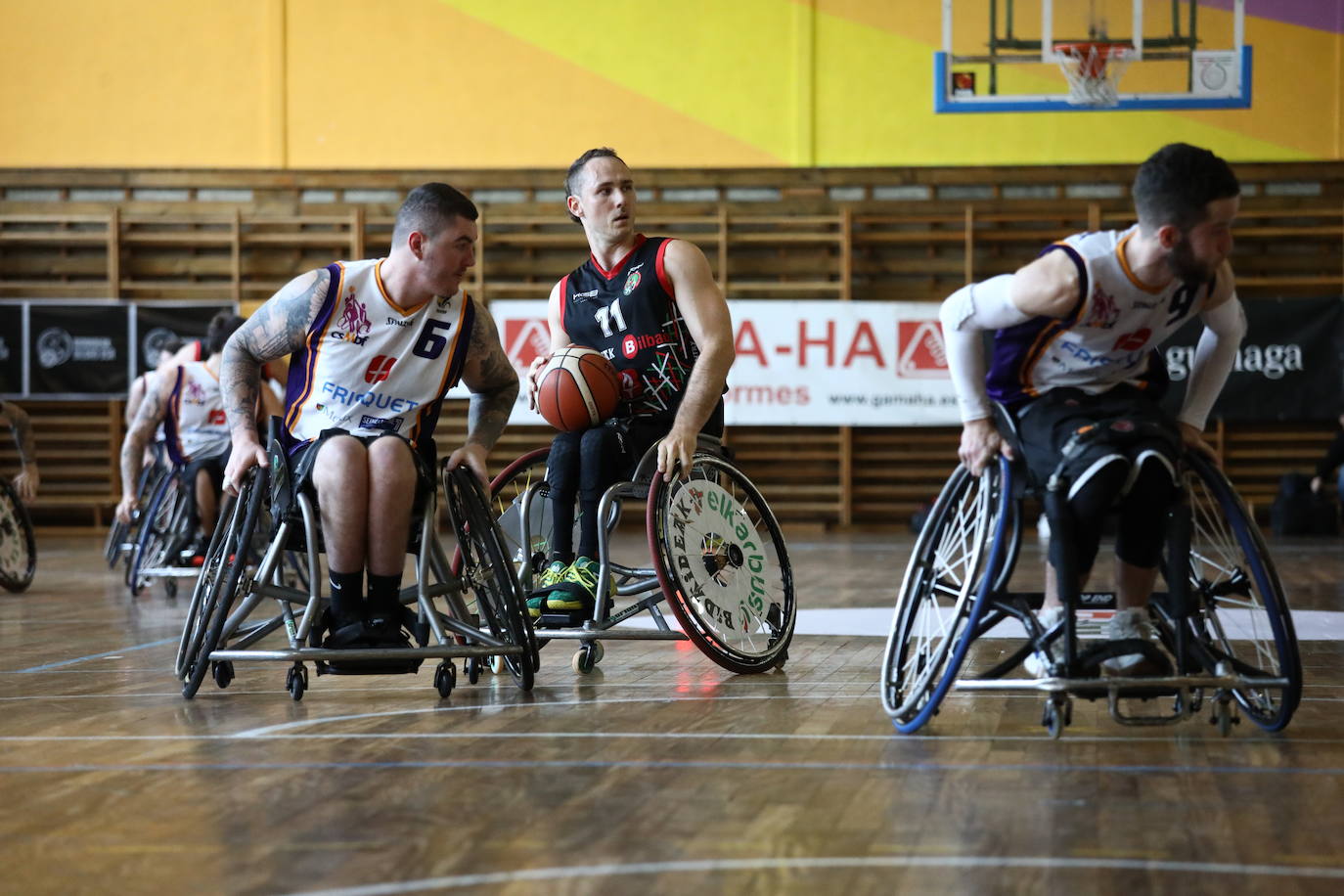 Fotos: Las imágenes del partido del Bidaideak