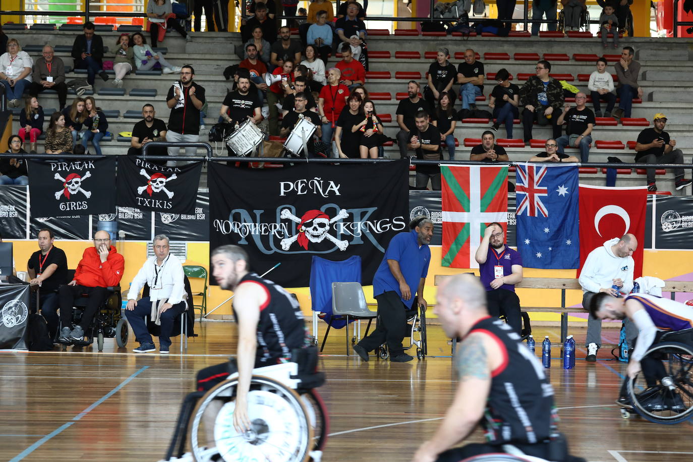 Fotos: Las imágenes del partido del Bidaideak