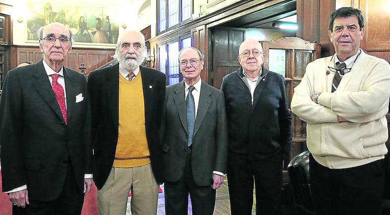 José Antonio Renedo, Javier Mendoza, Ibon areso, Eduardo de Felipe y Carlos Lázaro. 