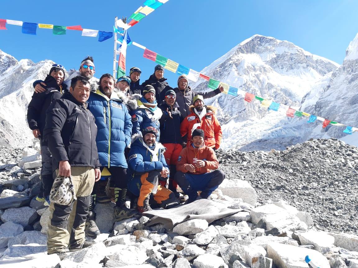 Fotos: Txikon ya está en el Everest