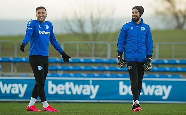 Lucas, junto a Pacheco, en la sesión del martes en Ibaia.