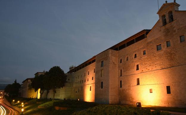 Fachada del monumental convento de las clarisas en Salvatierra