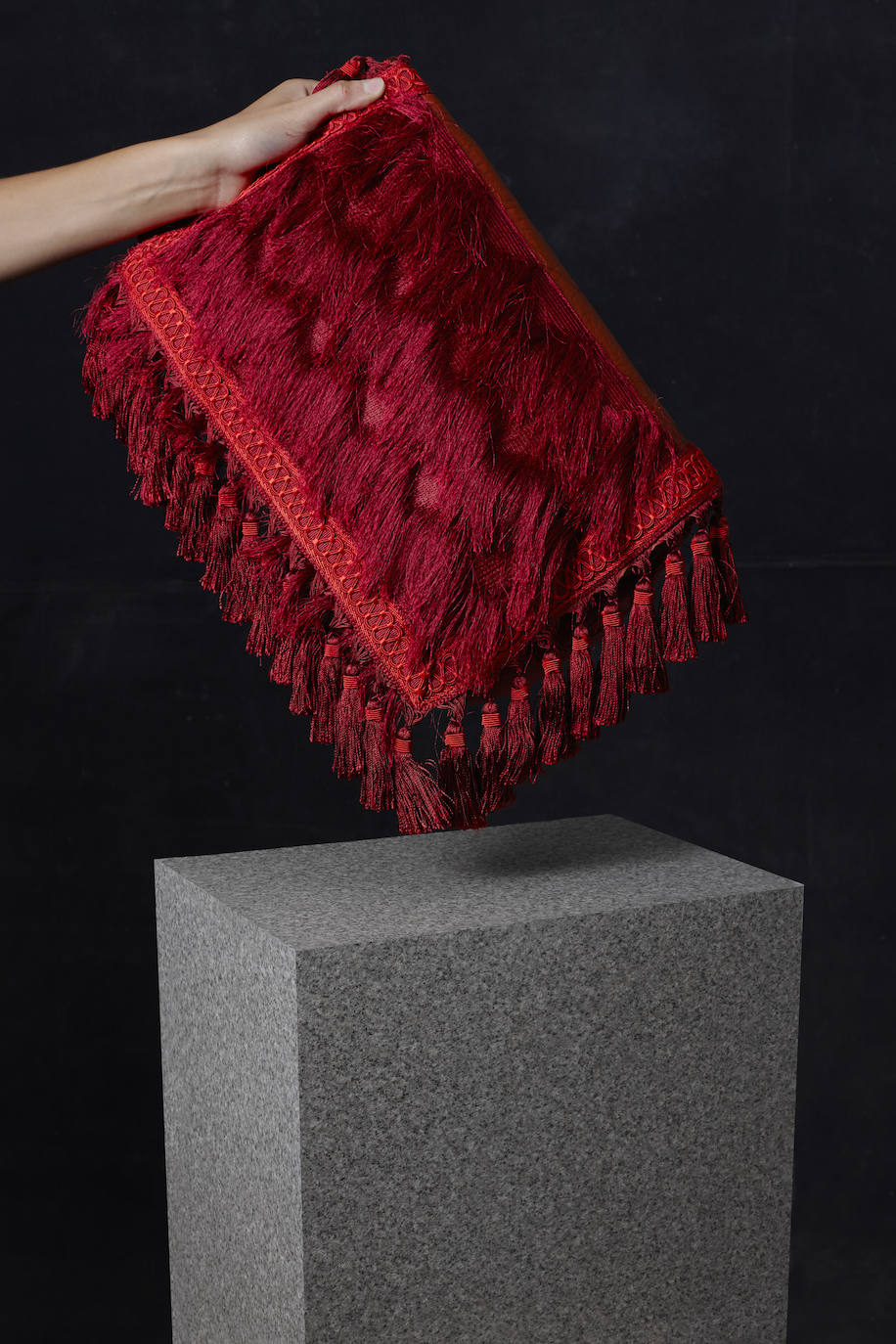 Fotos: Eder Aurre, seleccionado entre 152 diseñadores para vender sus creaciones en Milán