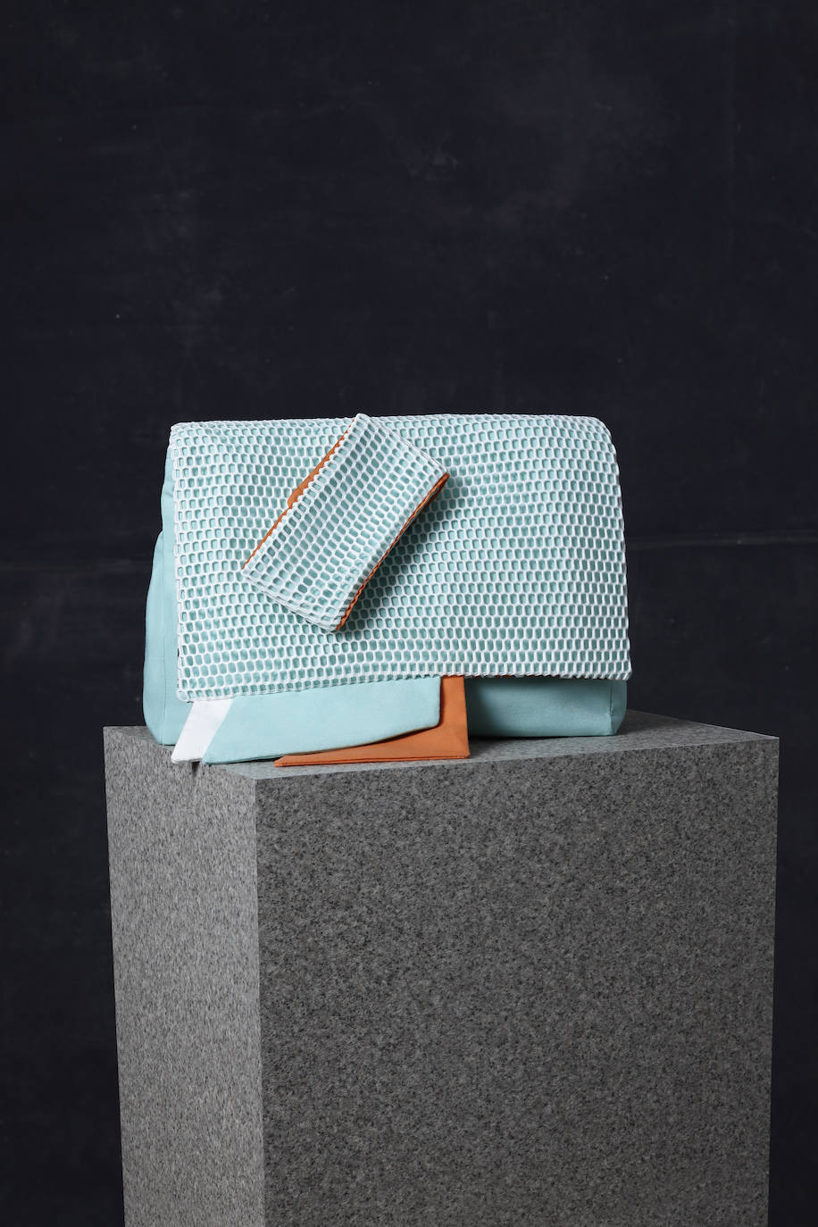 Fotos: Eder Aurre, seleccionado entre 152 diseñadores para vender sus creaciones en Milán