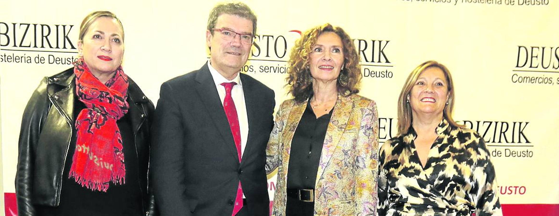 Isabel Muela, Juan Mari Aburto, Laura del Sol y Julia Diéguez.