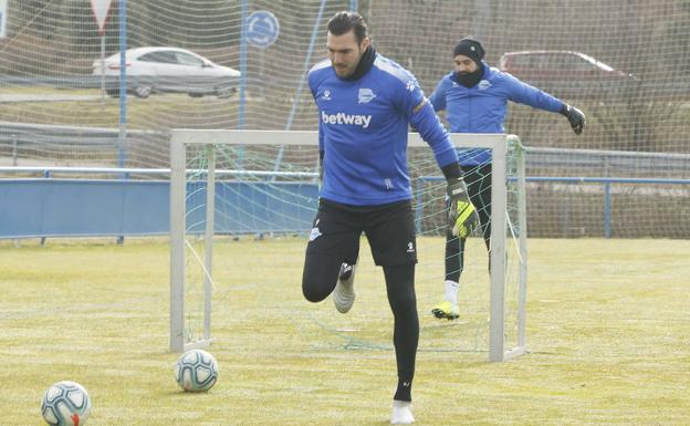 Roberto Jiménez entrena en Ibaia.